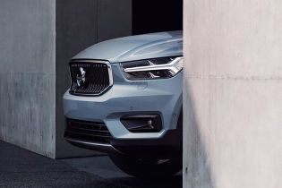 Volvo опубликовал изображения нового компактного кроссовера