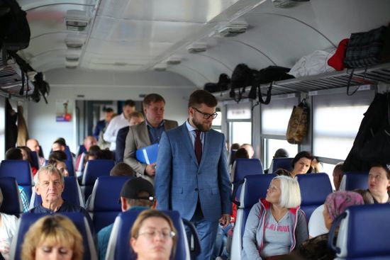 Разючі зміни. "Укрзалізниця" показала фото модернізованої приміської електрички