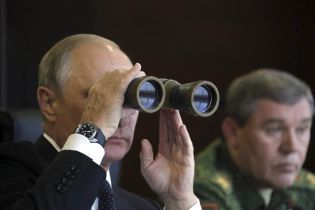 Путин с биноклем и полет белорусских истребителей. Reuters показало фото учений "Запад-2017"
