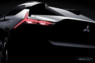 Mitsubishi распространила первый тизер нового купеобразного вседорожника