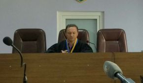 Вища рада правосуддя відсторонила від посади схопленого на хабарі суддю