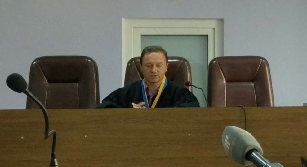 Вища рада правосуддя відсторонила від посади схопленого на хабарі суддю