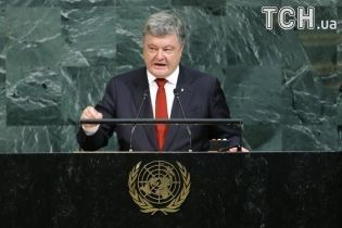 Порошенко переконаний, що РФ використовує окупований Крим як форпост військової операції в Сирії
