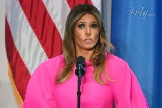В розовом платье и на лубутенах: гламурная Мелания Трамп на обеде в ООН