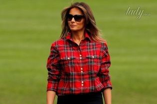 Стильная даже в огороде: Мелания Трамп в рубашке Balmain сажала овощи