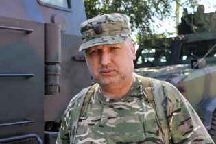 На Донбасі щодня спостерігається збільшення кількості зброї та боєприпасів з РФ - Турчинов