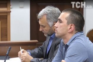 У суді зачитали обвинувачення "беркутівцю". Він досі працює в поліції в званні старшого лейтенанта