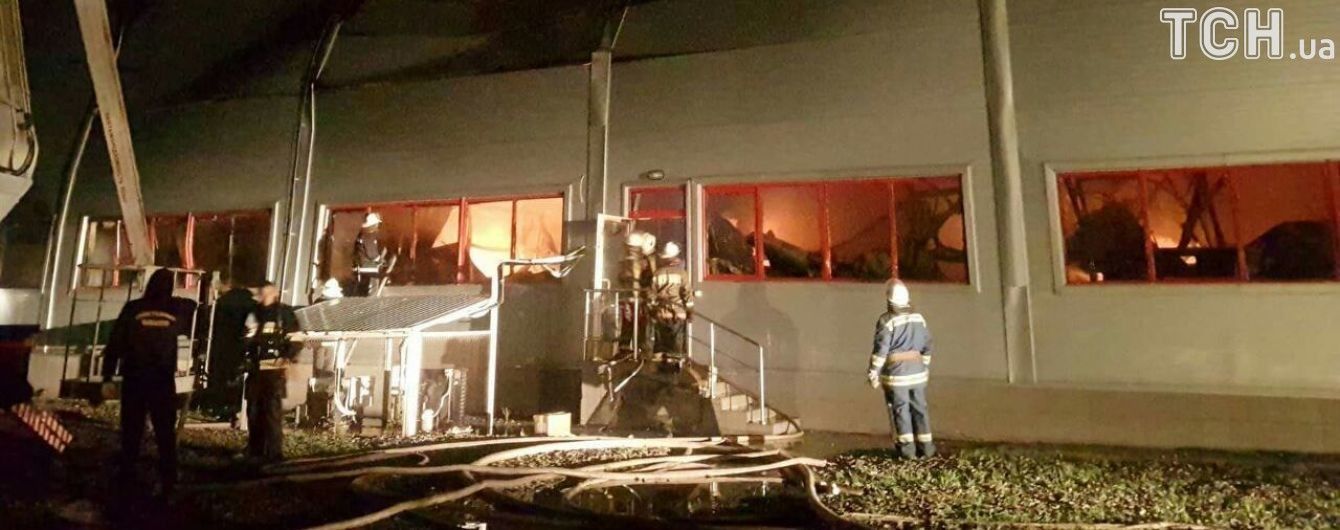 Масштабна пожежа на фармацевтичному заводі у Білій Церкві локалізована - ЗМІ