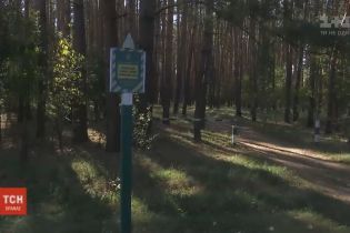 Суворі військові і пильні місцеві: журналісти перевірили, як охороняють найбільший арсенал України