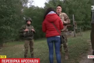 На Чернігівщині місцеві жителі повідомляють військовим зі складів боєприпасів про появу в селі чужинців