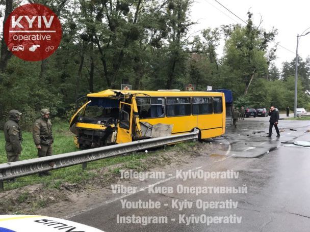 Жахлива ДТП на Київщині: загинув військовий, дуже багато постраждалих