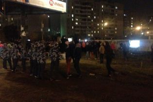 Суд запретил строительство на территории скандальной АЗС на столичных Позняках