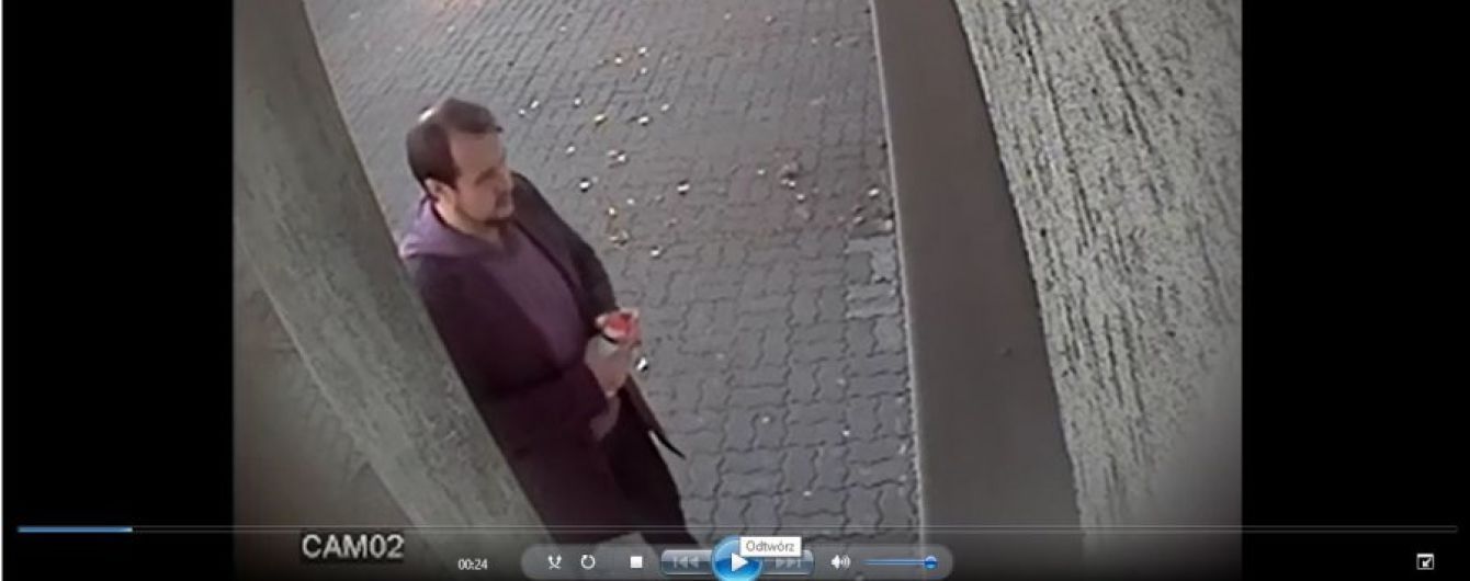 У Польщі затримали вандала, який розмалював свастикою і шибеницею будівлю консульства України
