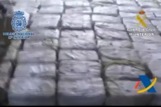 До Іспанії на кораблі хотіли провезти майже чотири тонни кокаїну