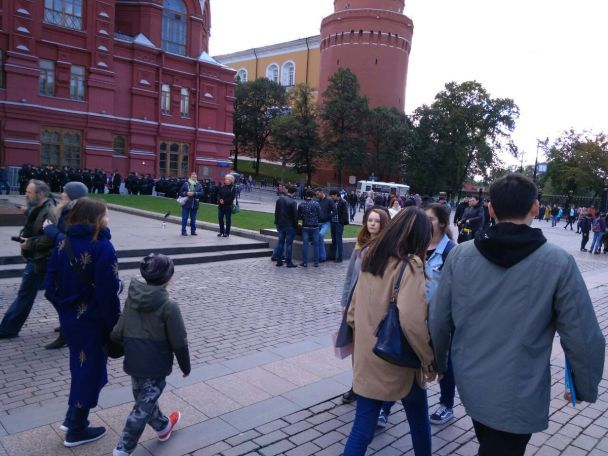 Держит рыжую за волосы и ебет ее - порно видео бесплатно онлайн