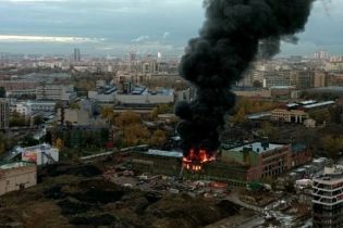 У Москві палає завод "Серп і молот"