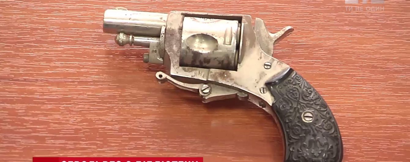 У Києво-Могилянській академії знайшли заряджений револьвер позаминулого століття