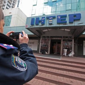 Нацсовет проверит "Интер" после скандальной передачи с "допросом" 12-летней роженицы
