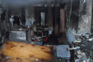 Подожгла одеяло, чтобы разбудить: в Одесской области пьяная женщина "пошутила" над соседом