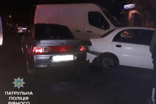 В Ровно пьяная женщина на "Ладе" протаранила четыре авто, водители хотели совершить самосуд