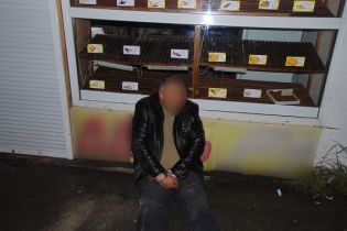 В Киеве мужчина "под мухой" порезал в кафе иностранца