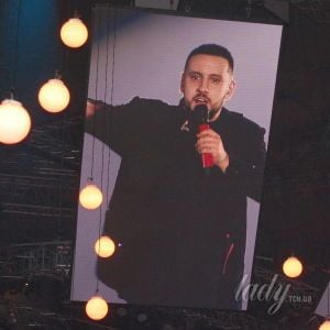 Удивил и "закружил": Monatik в стильных луках устроил во Дворце спорта фееричное музыкально-танцевальное шоу