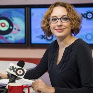 Раненая журналистка "Эха Москвы" пришла в себя