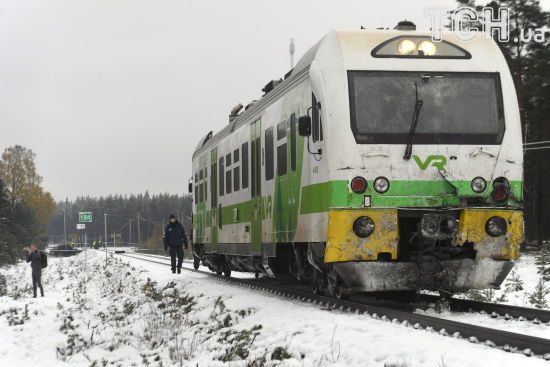 У Фінляндії пасажирській потяг зіткнувся з військовим транспортом: є загиблі