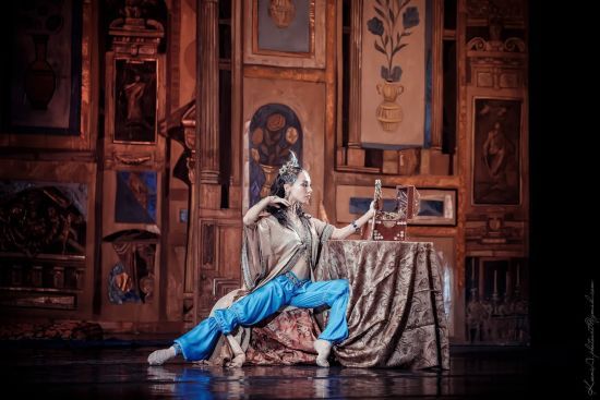 Суддя "Танців з зірками" Катерина Кухар втілила образ фатальної східної красуні