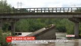 Недобудований міст не дав змоги лікарям вчасно доїхати до пацієнтки на Прикарпатті
