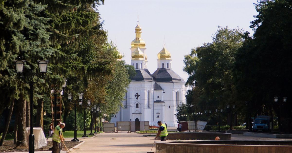 Місцями в Україні буде до 30 градусів і почнуть затягувати дощі. Прогноз погоди на п'ятницю