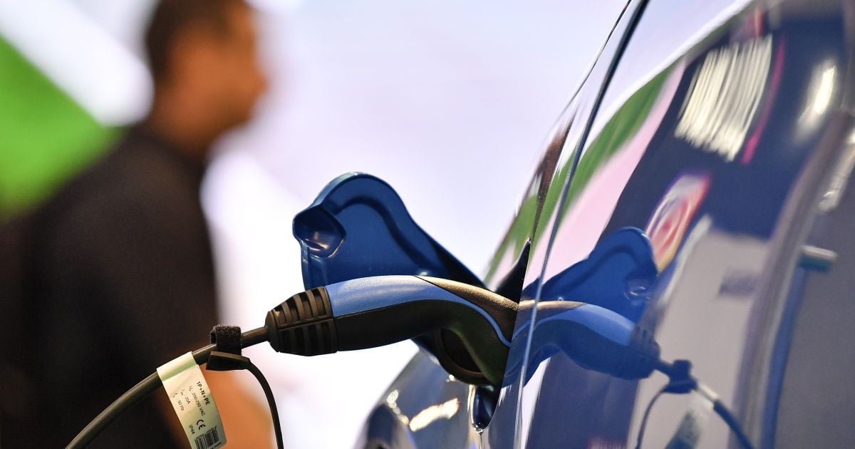 "Нафтогаз" установил заправку для электрокаров в аэропорту "Киев"