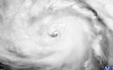 Сильнее смертоносной "Катрины": ураган "Ида" продвигается в глубь континента и оставляет за собой наводнения и разрушения