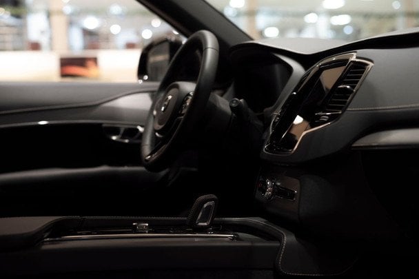 Як швидко охолодити салон авто за кілька хвилин: простий спо