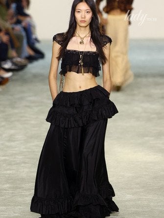 Показ Chloé осень-зима 2025-2026