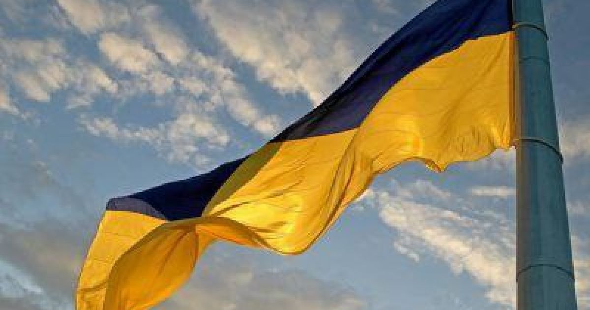 В Броварах будет приспущен Государственный флаг: что произошло