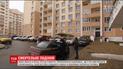 У передмісті столиці жінка, з якої знущався співмешканець, випала з третього поверху і загинула
