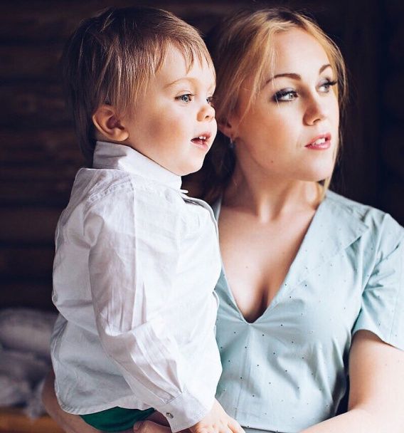Alyosha показала підрослого сина / © instagram.com/alyoshasinger