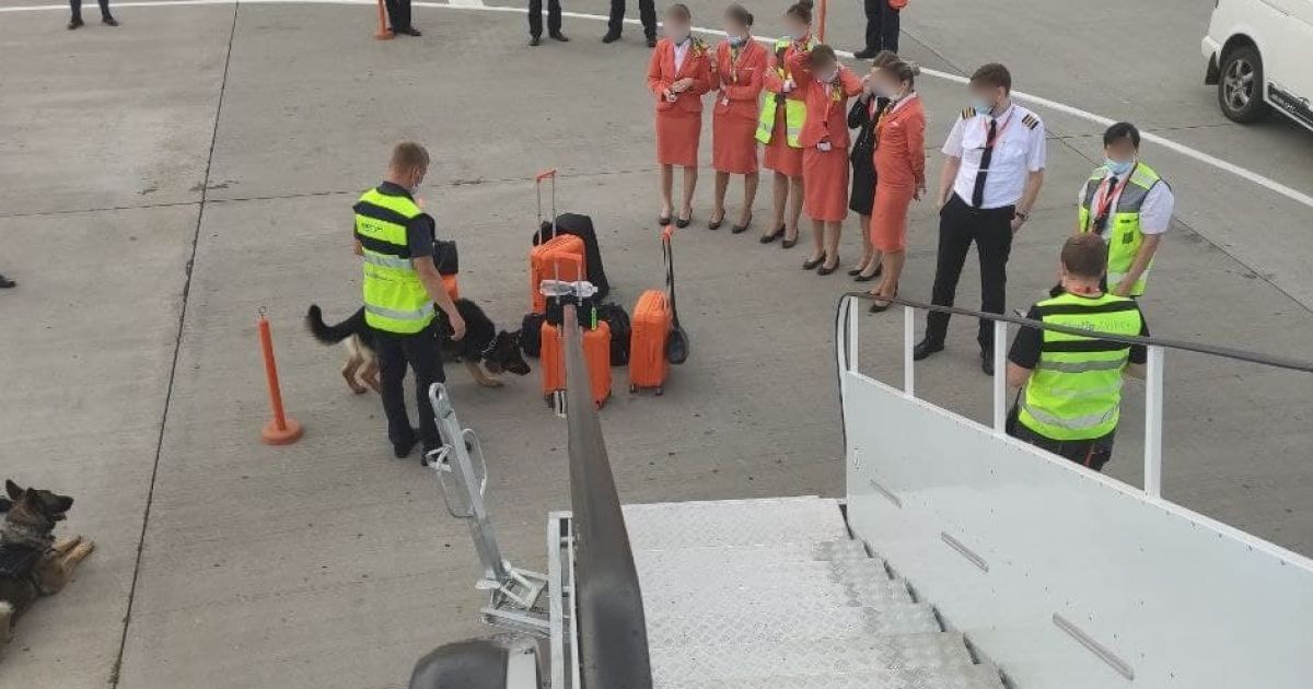 В аеропорту Бориспіль у літаку сполученням Тбілісі- Київ шукали вибухівку