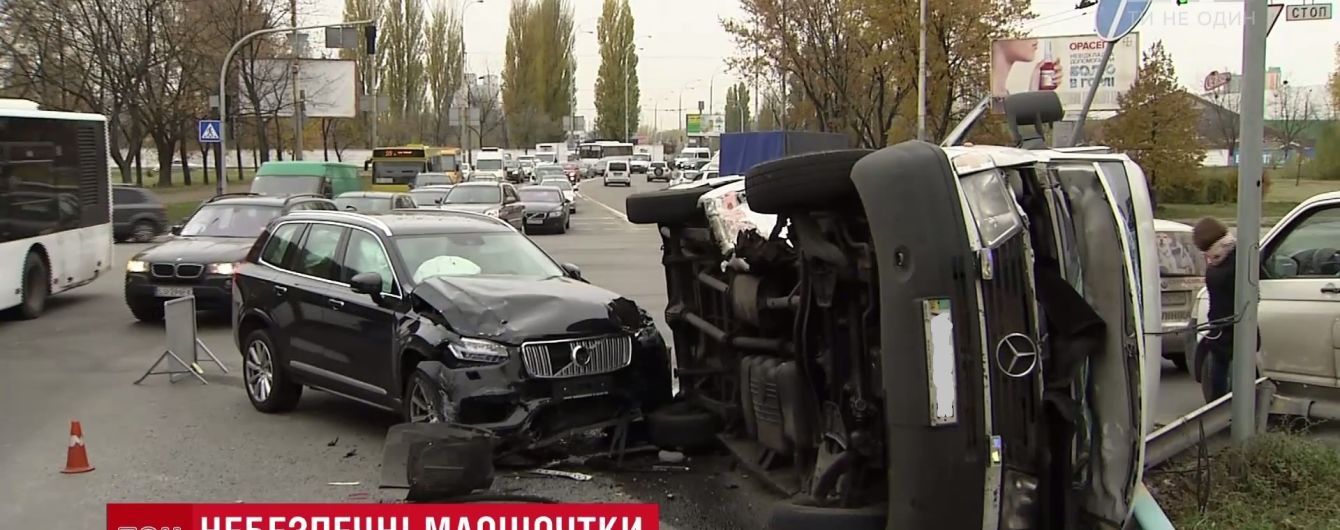 ДТП с 5 пострадавшими в Киеве: на маршрутке была одновременно летняя и зимняя резина