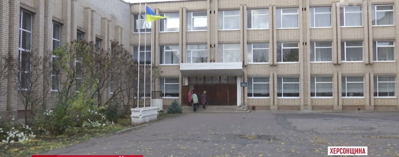 Подробности драки девушек на Херсонщине: школьный психолог объяснил поведение подростков