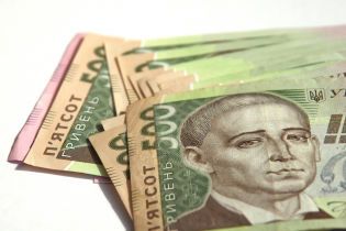 У Києві із авто на заправці викрали сумку із 4 млн грн