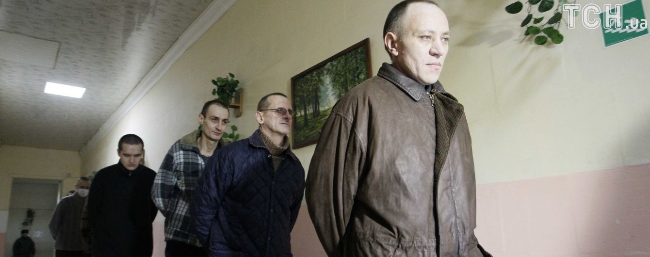 МінТОТ почало виплачувати допомогу звільненим з полону ОРДЛО українцям