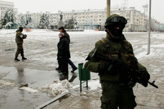 Озброєні люди продовжують блокувати частину Луганська - ОБСЄ