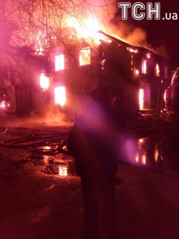 На Киевщине дотла выгорели два многоквартирных дома