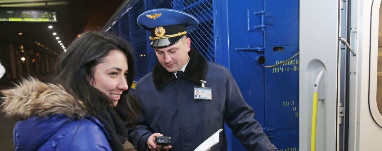 Укрзализныця добавила еще несколько поездов к 8 Марта