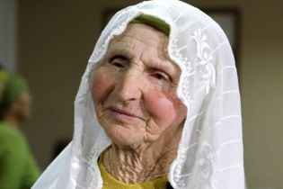 Крим прощається із Веджіє Кашкою: люди з'їжджаються з усього півострова на похорон