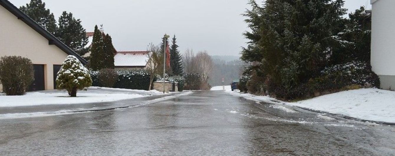 Киян попереджають про ожеледь на дорогах столиці