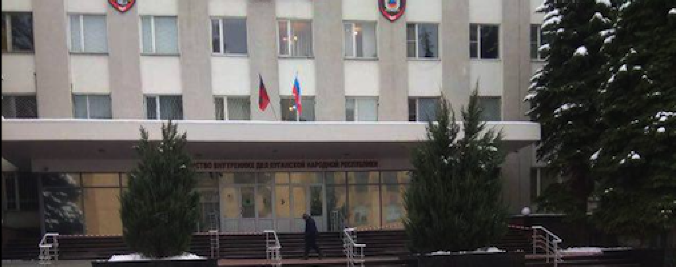Росія в центрі Києва оформлює "документи" з ОРДЛО і заперечує територіальну цілісність України