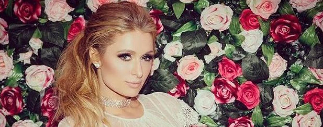 Поправилась или неудачный ракурс: Пэрис Хилтон в розовом купальнике показала фигуру